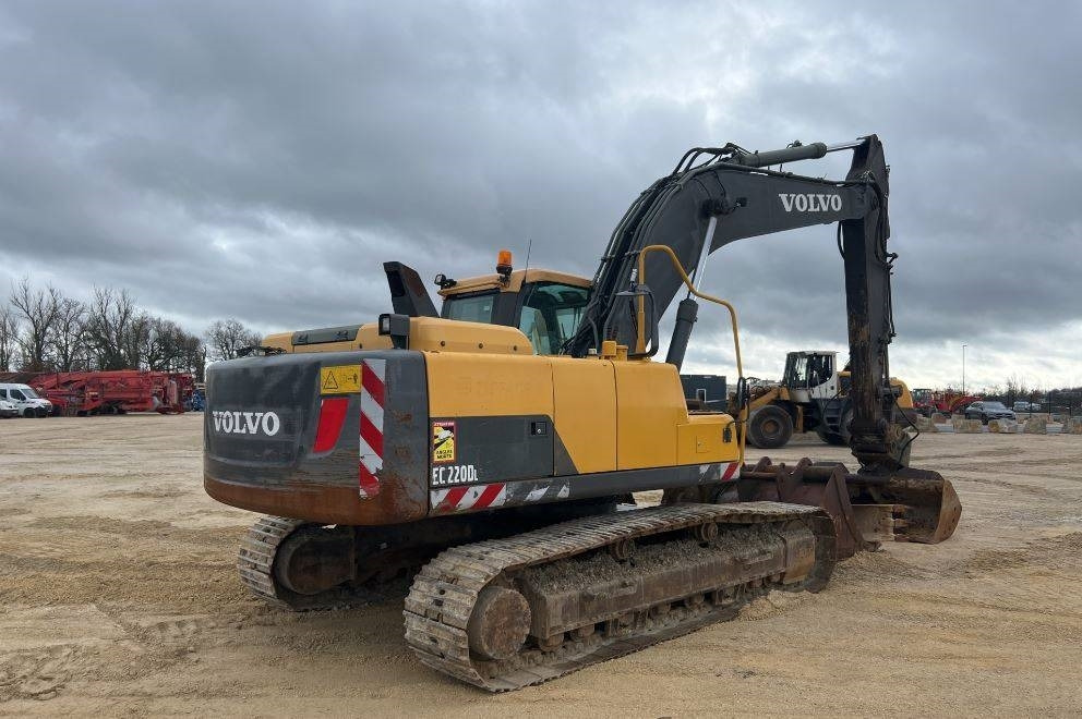Volvo EC 220 DL - حفارات زحافة: صور 3 Volvo EC 220 DL - حفارات زحافة: صور 3