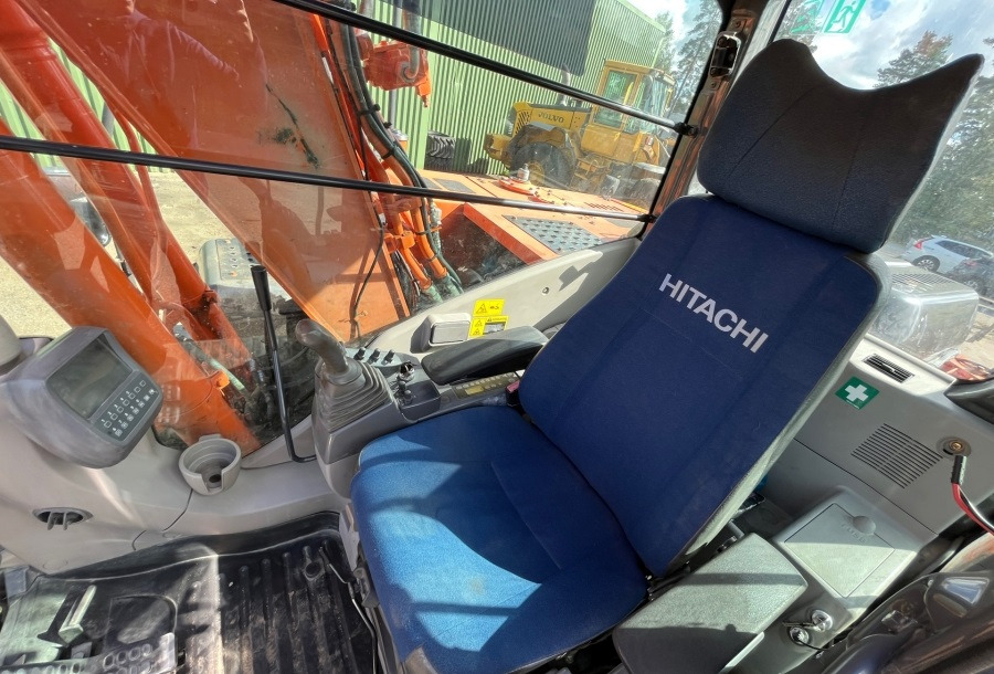 HITACHI Zaxis 130 - حفارات زحافة: صور 5 HITACHI Zaxis 130 - حفارات زحافة: صور 5