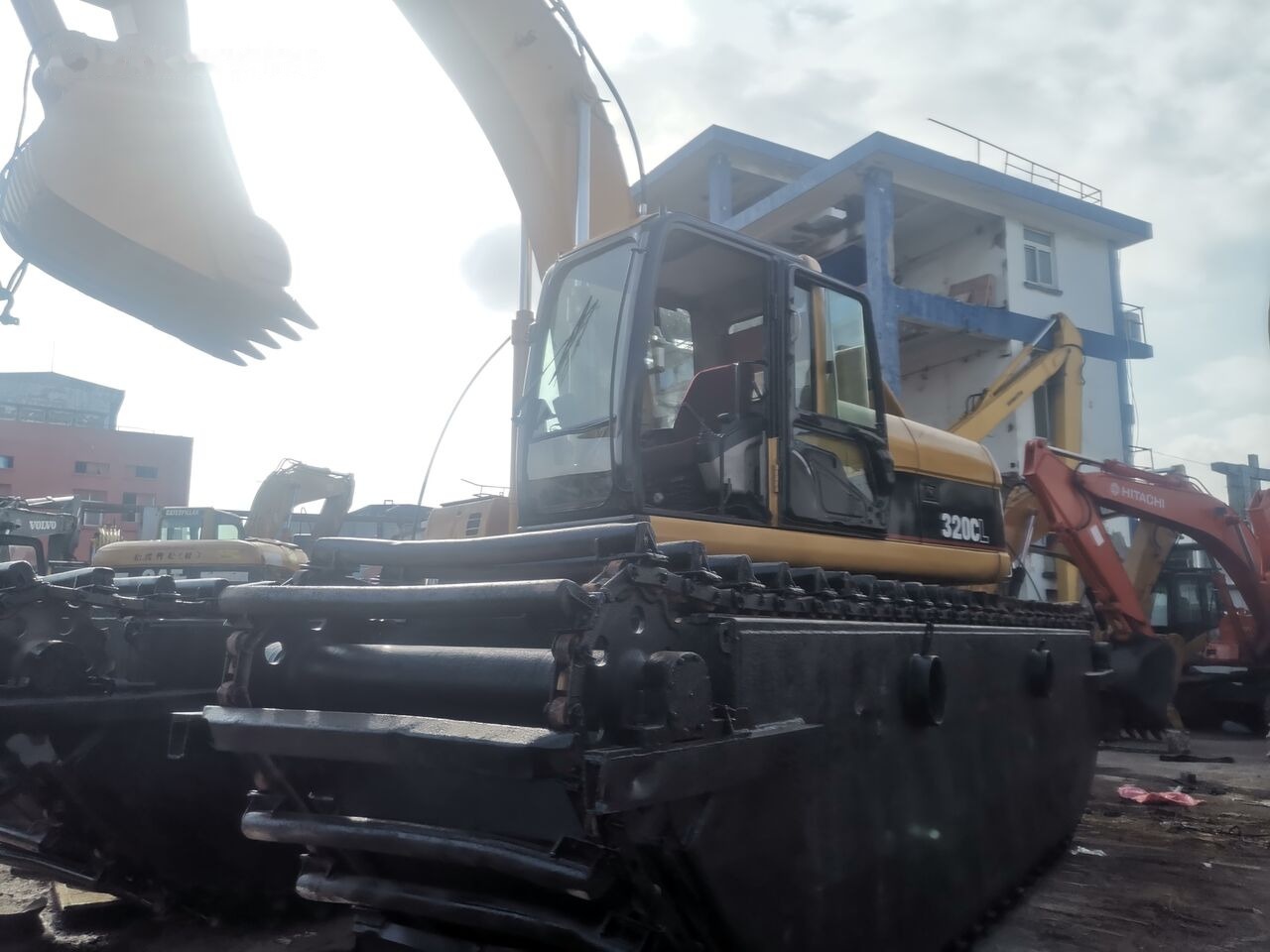 Caterpillar 320CL - حفارات برمائية: صور 5 Caterpillar 320CL - حفارات برمائية: صور 5