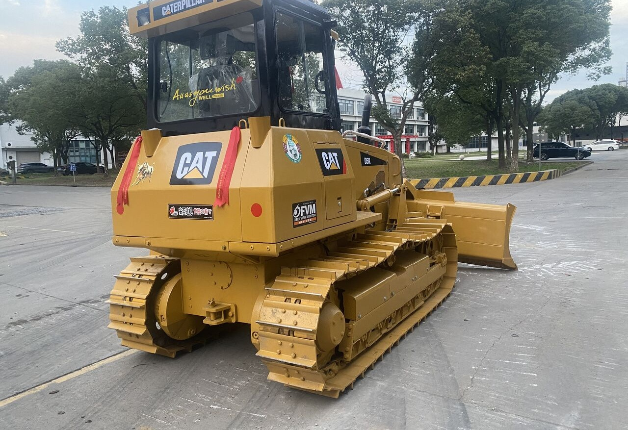 Caterpillar D5K - بلدوزر: صور 1 Caterpillar D5K - بلدوزر: صور 1