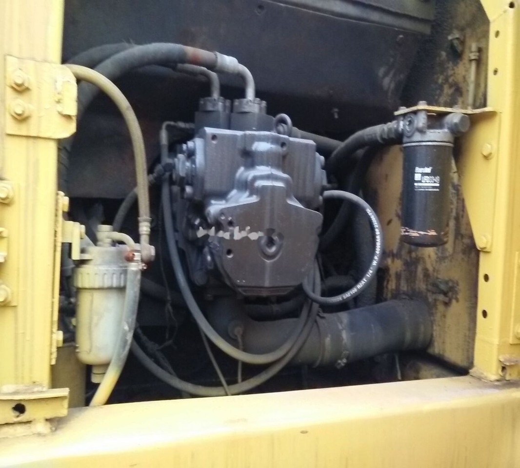 Komatsu PC200-7 - حفارات زحافة: صور 4 Komatsu PC200-7 - حفارات زحافة: صور 4
