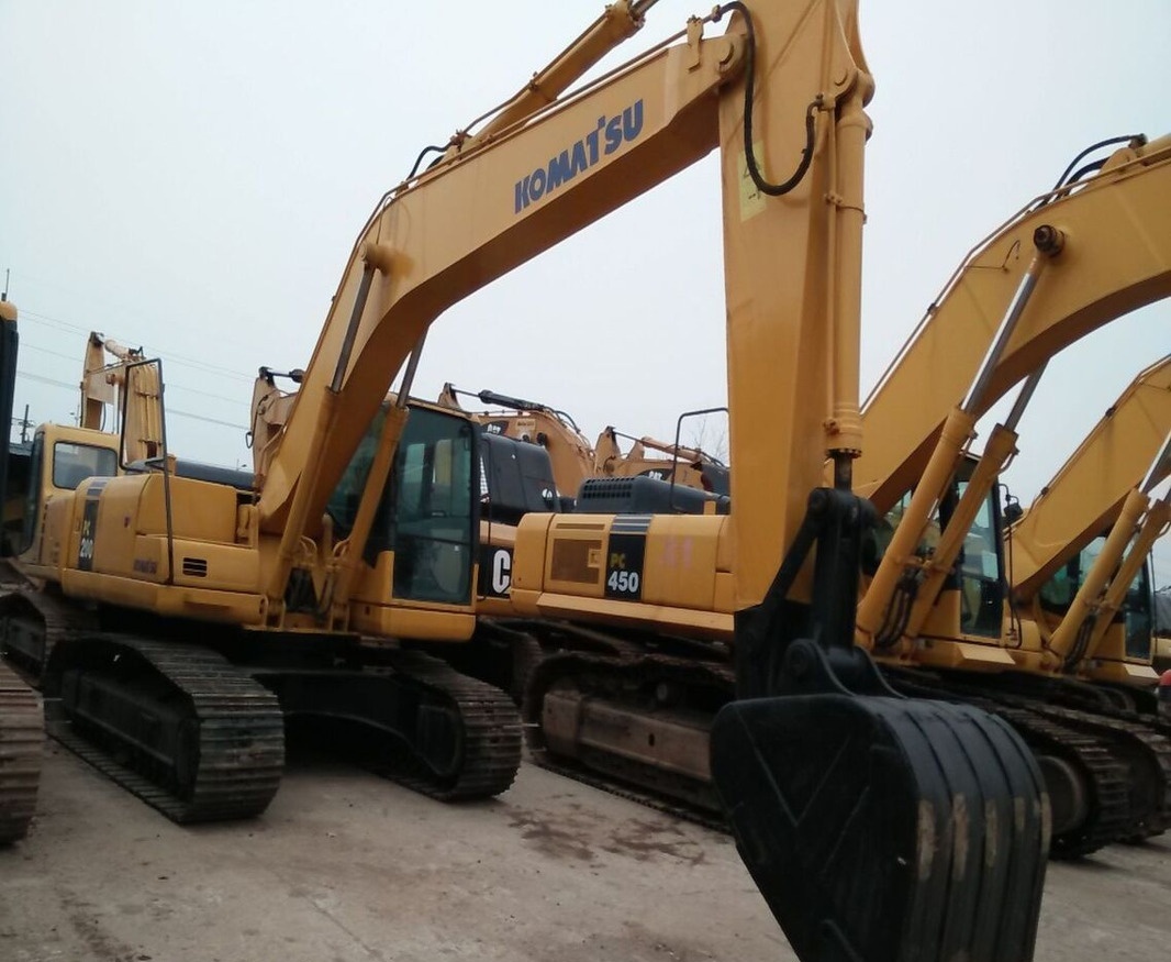 Komatsu PC200-7 - حفارات زحافة: صور 3 Komatsu PC200-7 - حفارات زحافة: صور 3