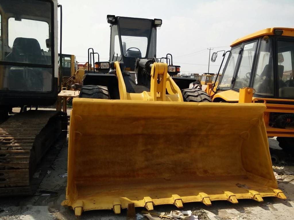 Komatsu WA380-3 - اللودر بعجل: صور 1 Komatsu WA380-3 - اللودر بعجل: صور 1