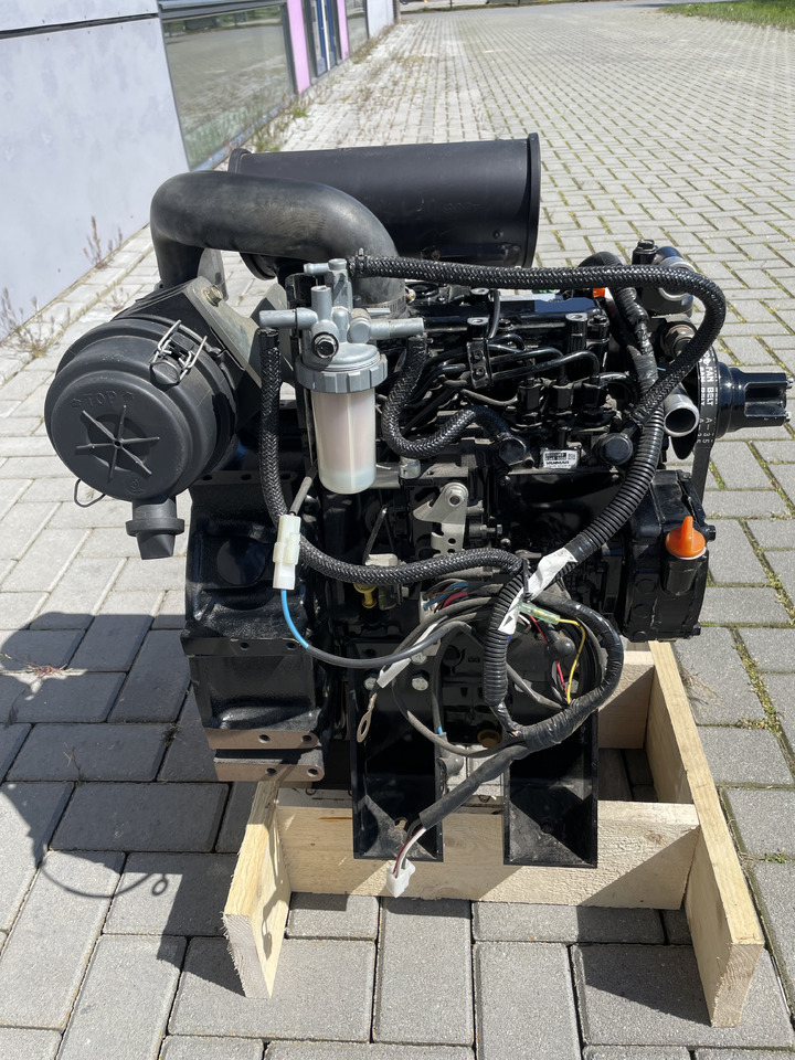Yanmar 3TNM68 - المحرك - آلات البناء: صور 4 Yanmar 3TNM68 - المحرك - آلات البناء: صور 4