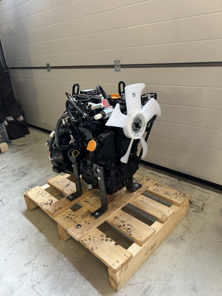Yanmar 3TNV70A - المحرك - حفارة: صور 3 Yanmar 3TNV70A - المحرك - حفارة: صور 3