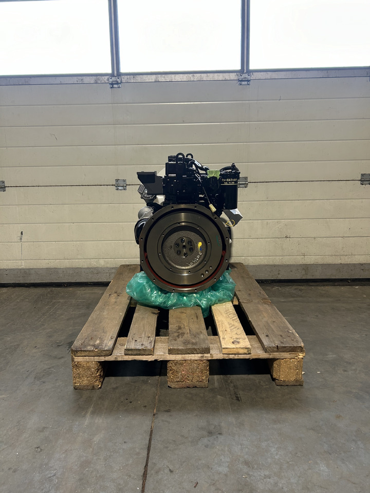 Yanmar 4TNV88 - المحرك - آلات البناء: صور 3 Yanmar 4TNV88 - المحرك - آلات البناء: صور 3