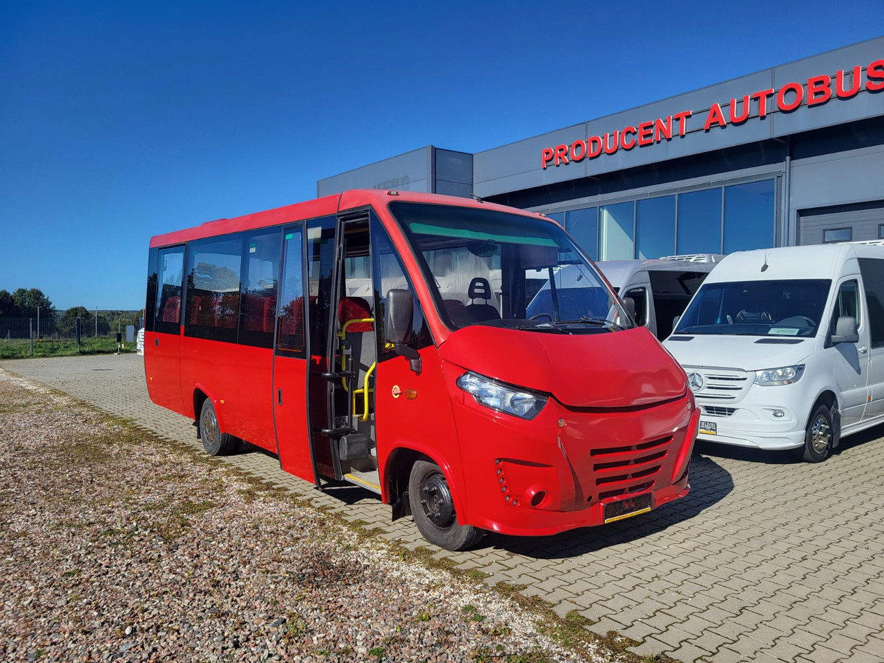 IVECO Daily Kapena- 35 Miejsc - صغيرة, ميكروباص: صور 1 IVECO Daily Kapena- 35 Miejsc - صغيرة, ميكروباص: صور 1