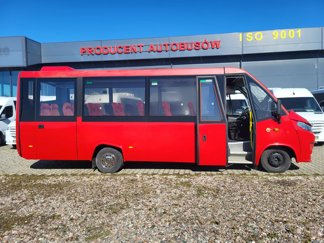 IVECO Daily Kapena- 35 Miejsc - صغيرة, ميكروباص: صور 4 IVECO Daily Kapena- 35 Miejsc - صغيرة, ميكروباص: صور 4