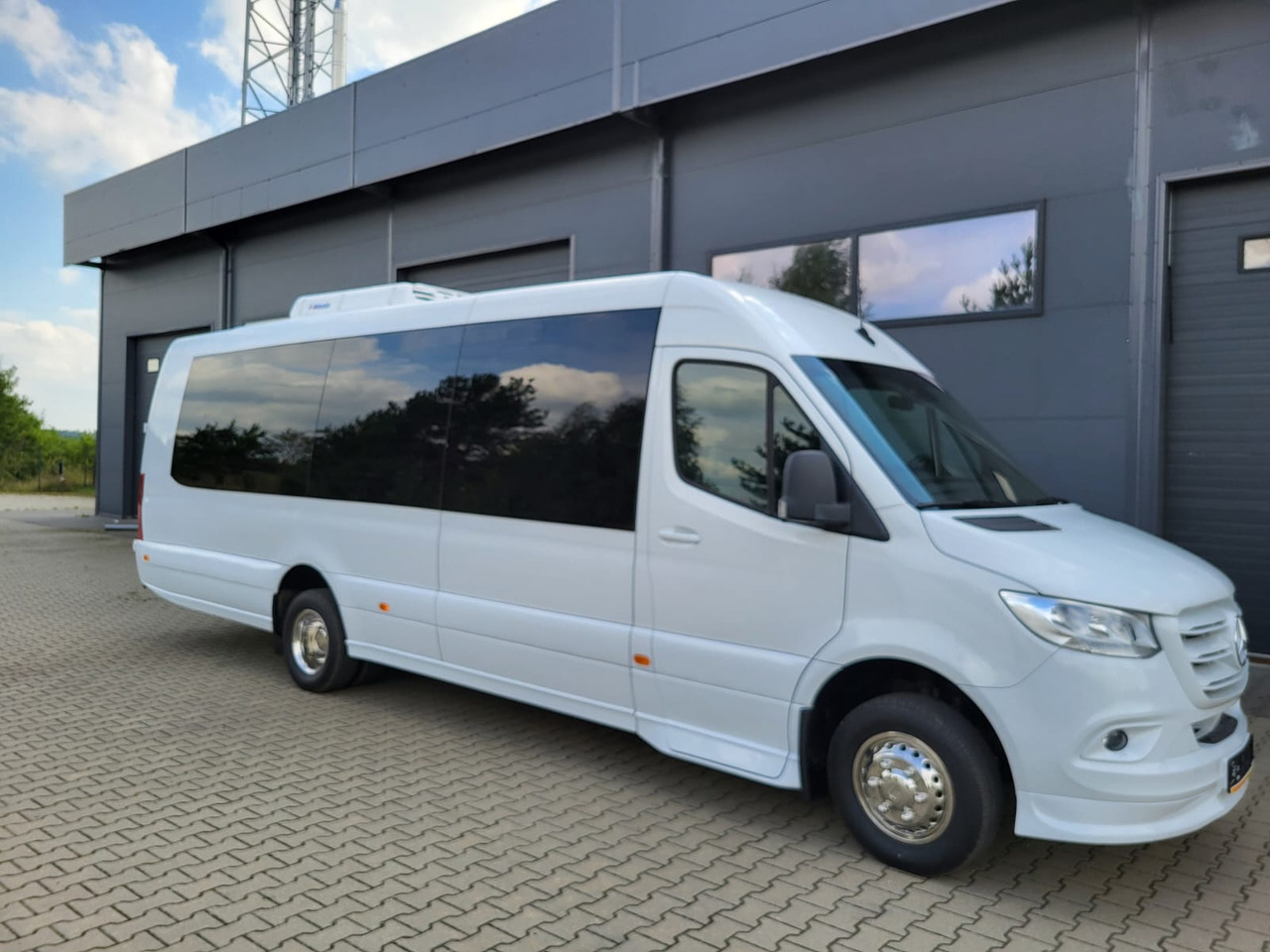 Mercedes-Benz Sprinter 517 CDI LONG 24 places + 4 standing - باص النقل بين المدن: صور 1 Mercedes-Benz Sprinter 517 CDI LONG 24 places + 4 standing - باص النقل بين المدن: صور 1