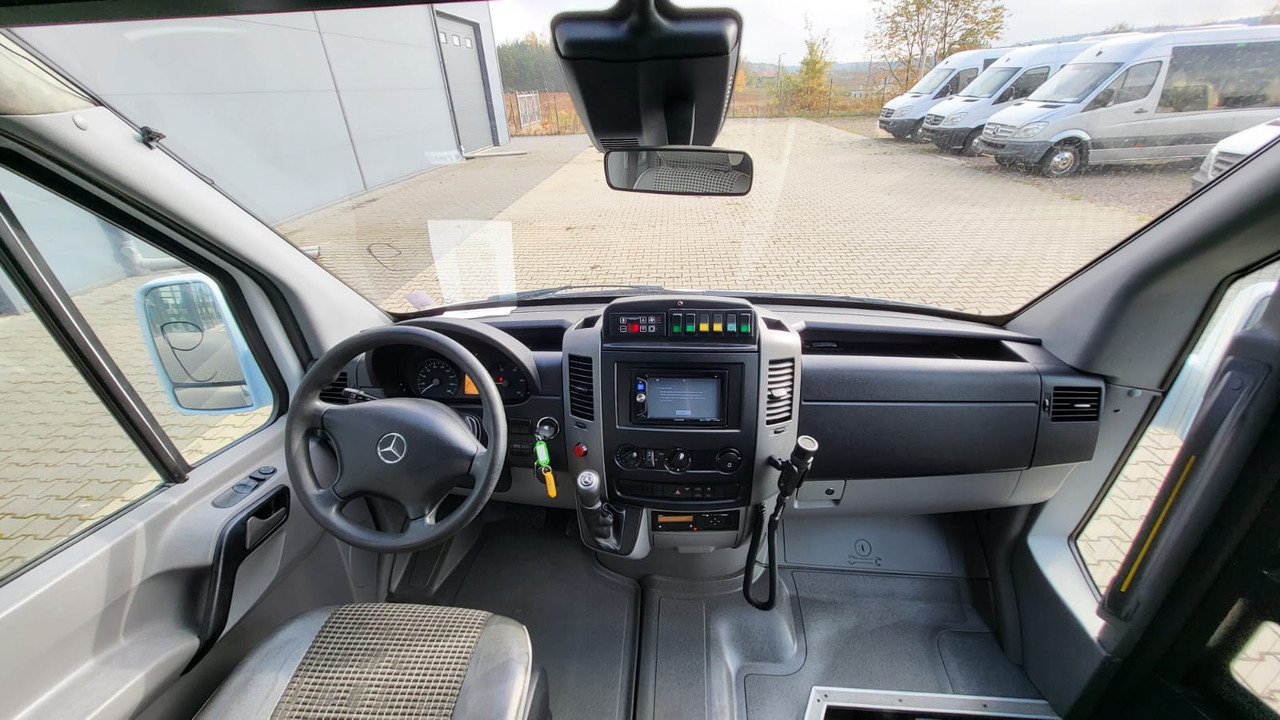 سياحية حافلة Mercedes-Benz Sprinter 519 CDI 24 seats: صور 7 سياحية حافلة Mercedes-Benz Sprinter 519 CDI 24 seats: صور 7