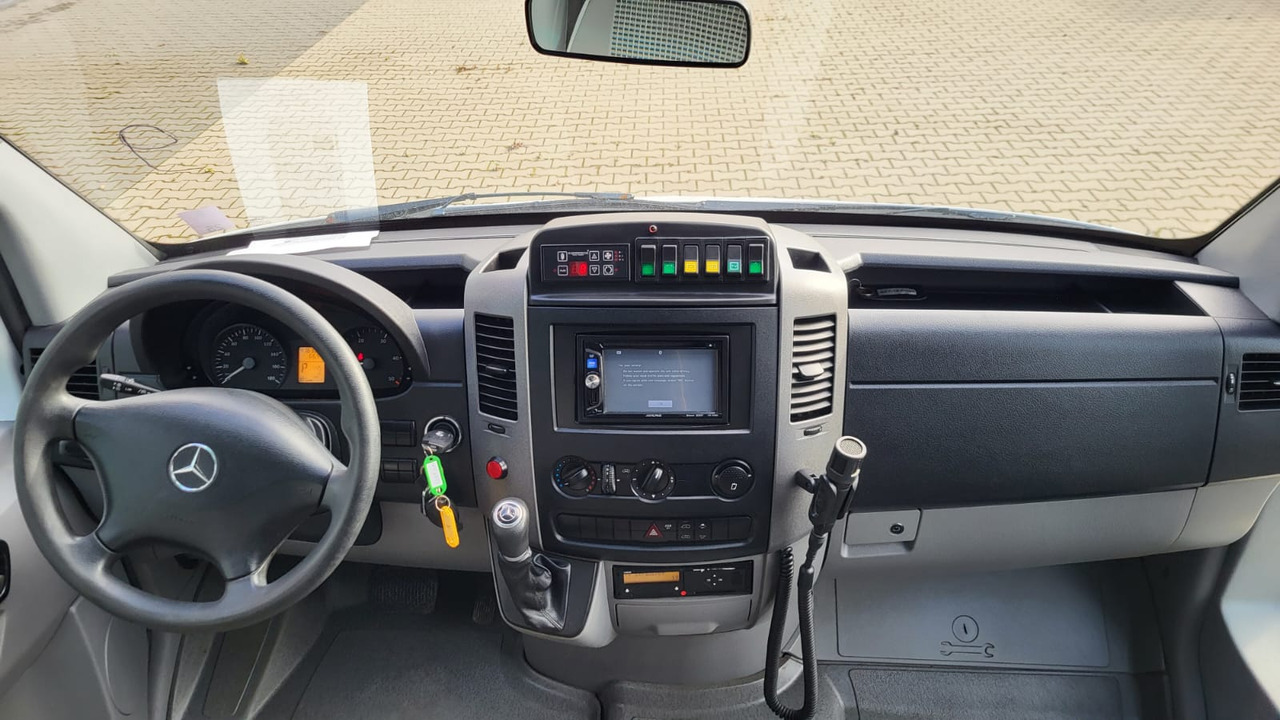 سياحية حافلة Mercedes-Benz Sprinter 519 CDI 24 seats: صور 12 سياحية حافلة Mercedes-Benz Sprinter 519 CDI 24 seats: صور 12