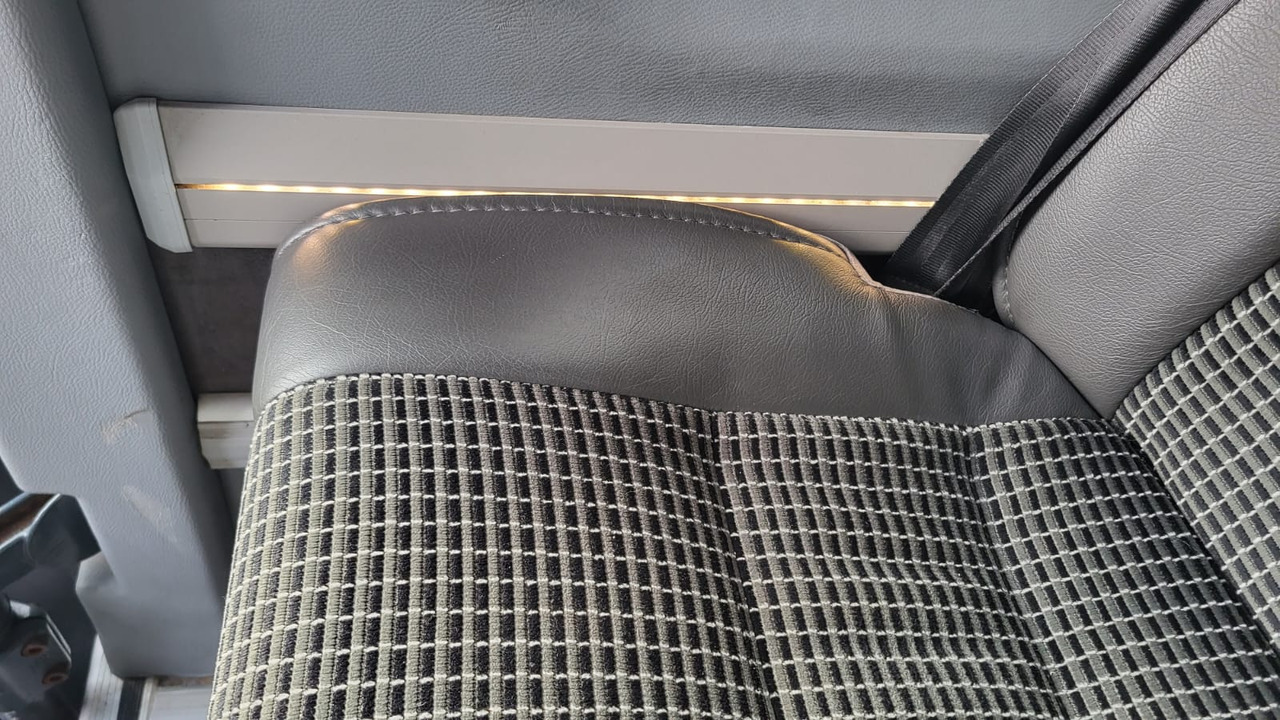 سياحية حافلة Mercedes-Benz Sprinter 519 CDI 24 seats: صور 10 سياحية حافلة Mercedes-Benz Sprinter 519 CDI 24 seats: صور 10