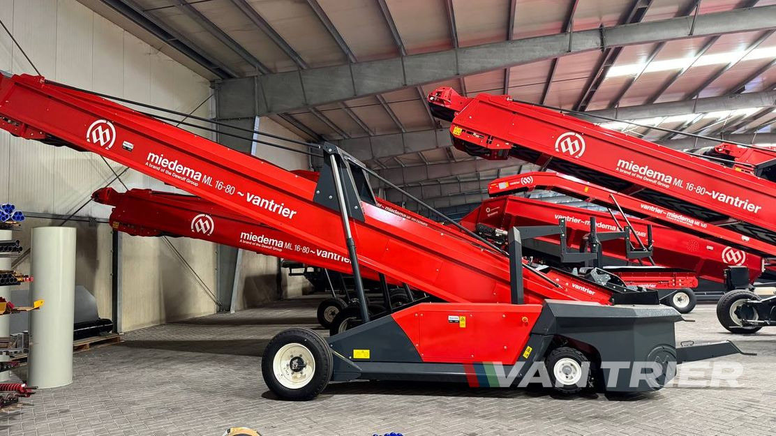 Miedema ML1680 Premium Store loader - سيور ناقلة: صور 1 Miedema ML1680 Premium Store loader - سيور ناقلة: صور 1