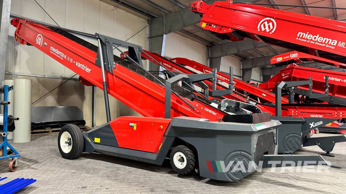 Miedema ML1680 Premium Store loader - سيور ناقلة: صور 3 Miedema ML1680 Premium Store loader - سيور ناقلة: صور 3