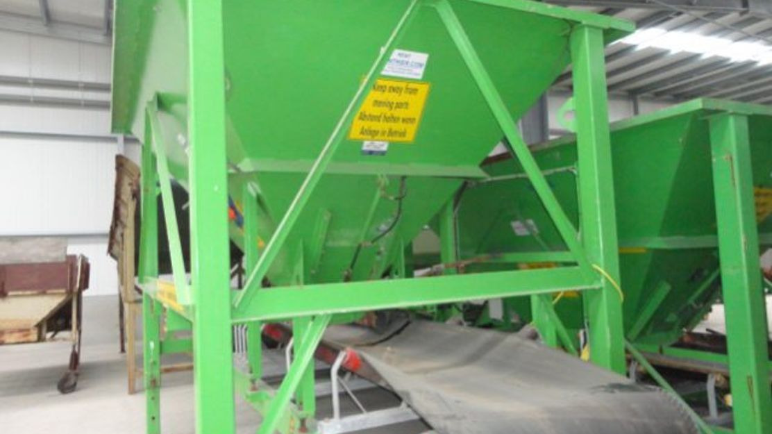 Van Trier TR40-26 Hopper - معدات التخزين: صور 1 Van Trier TR40-26 Hopper - معدات التخزين: صور 1