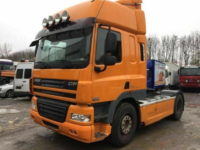 DAF CF85-410 G.Haus 2xBett ZF/Schalter 2-Kreishydr - شاحنة جرار: صور 1 DAF CF85-410 G.Haus 2xBett ZF/Schalter 2-Kreishydr - شاحنة جرار: صور 1