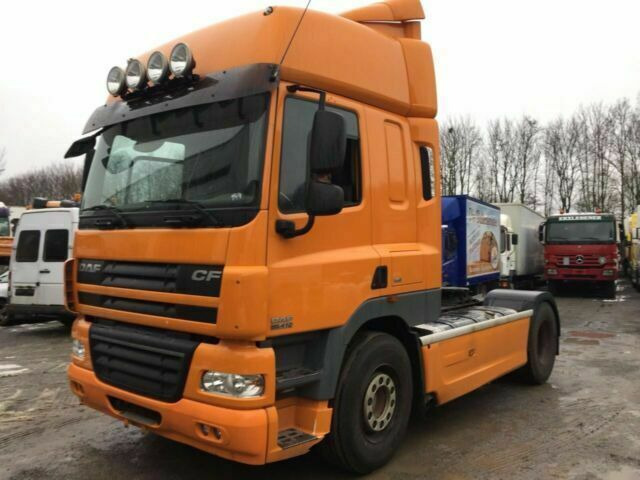 DAF CF85-410 G.Haus 2xBett ZF/Schalter 2-Kreishydr - شاحنة جرار: صور 4 DAF CF85-410 G.Haus 2xBett ZF/Schalter 2-Kreishydr - شاحنة جرار: صور 4