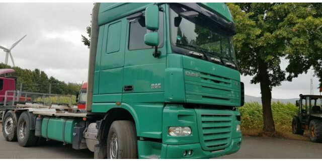 DAF XF105-460Super Spacs Cap G.Haus/Hoch Retarder - شاحنة قطع الأشجار: صور 2 DAF XF105-460Super Spacs Cap G.Haus/Hoch Retarder - شاحنة قطع الأشجار: صور 2