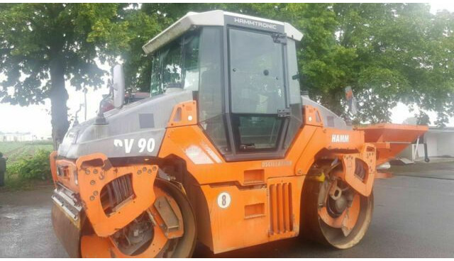 Hamm DV90 VO mit Streuer Klima Deutsche Maschine - مدحلة: صور 1 Hamm DV90 VO mit Streuer Klima Deutsche Maschine - مدحلة: صور 1