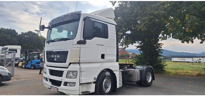 MAN TGX18.440H 4x4 SZM Kipphydraulik - شاحنة جرار: صور 3 MAN TGX18.440H 4x4 SZM Kipphydraulik - شاحنة جرار: صور 3