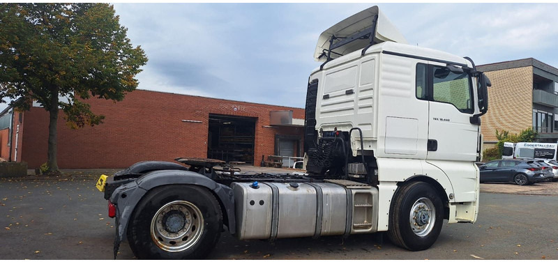 MAN TGX18.440H 4x4 SZM Kipphydraulik - شاحنة جرار: صور 5 MAN TGX18.440H 4x4 SZM Kipphydraulik - شاحنة جرار: صور 5