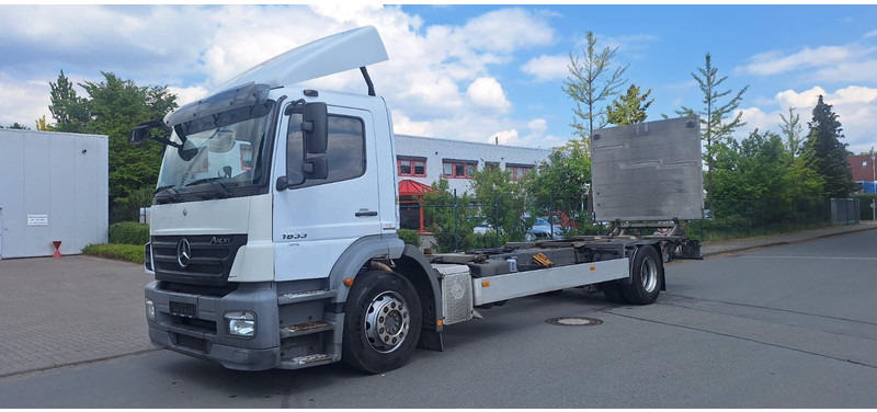 Mercedes-Benz 1833 2 Achser für BDF mit LBW - الشاسيه شاحنة: صور 1 Mercedes-Benz 1833 2 Achser für BDF mit LBW - الشاسيه شاحنة: صور 1