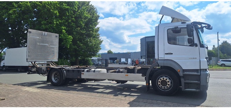 Mercedes-Benz 1833 2 Achser für BDF mit LBW - الشاسيه شاحنة: صور 3 Mercedes-Benz 1833 2 Achser für BDF mit LBW - الشاسيه شاحنة: صور 3