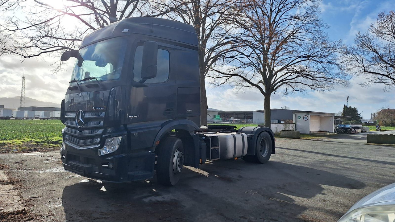 Mercedes-Benz 1840 Actros G.Haus/Hochdach Kipphyd. - شاحنة جرار: صور 2 Mercedes-Benz 1840 Actros G.Haus/Hochdach Kipphyd. - شاحنة جرار: صور 2