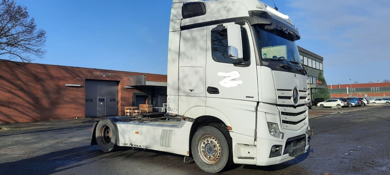 Mercedes-Benz 1845 Actros MP 4 - شاحنة جرار: صور 1 Mercedes-Benz 1845 Actros MP 4 - شاحنة جرار: صور 1