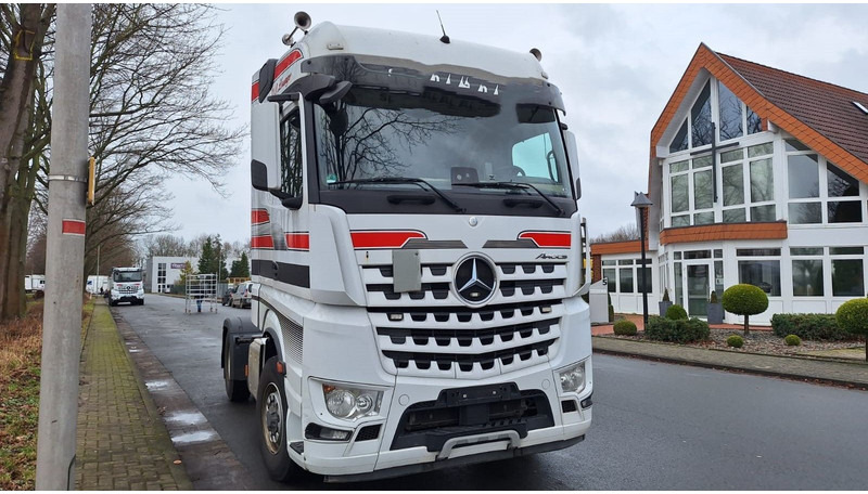 Mercedes-Benz 1845 Arocs 4x4 HD 1-Hand - شاحنة جرار: صور 2 Mercedes-Benz 1845 Arocs 4x4 HD 1-Hand - شاحنة جرار: صور 2