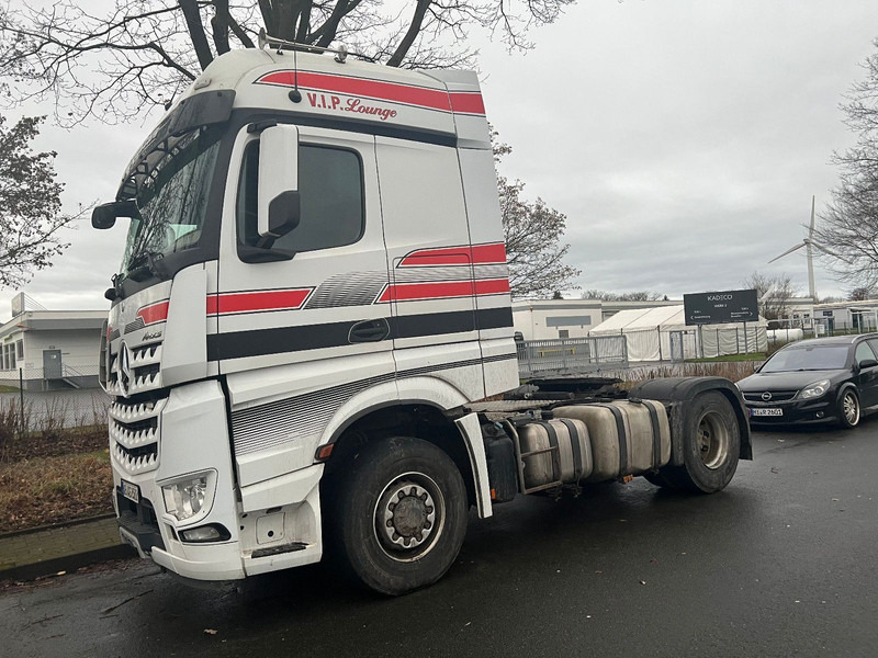 Mercedes-Benz 1845 Arocs 4x4 HD 1-Hand - شاحنة جرار: صور 4 Mercedes-Benz 1845 Arocs 4x4 HD 1-Hand - شاحنة جرار: صور 4