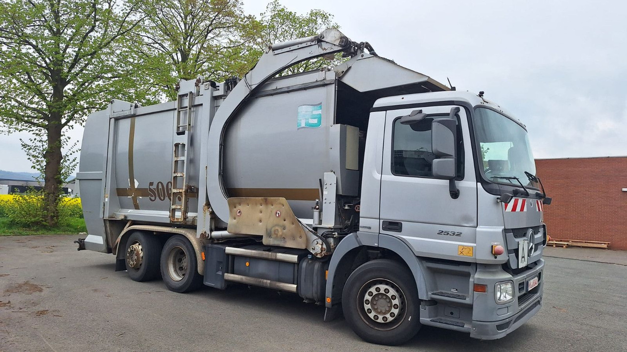 Mercedes-Benz 2532 Actros Überkopflader - شاحنة القمامة: صور 3 Mercedes-Benz 2532 Actros Überkopflader - شاحنة القمامة: صور 3