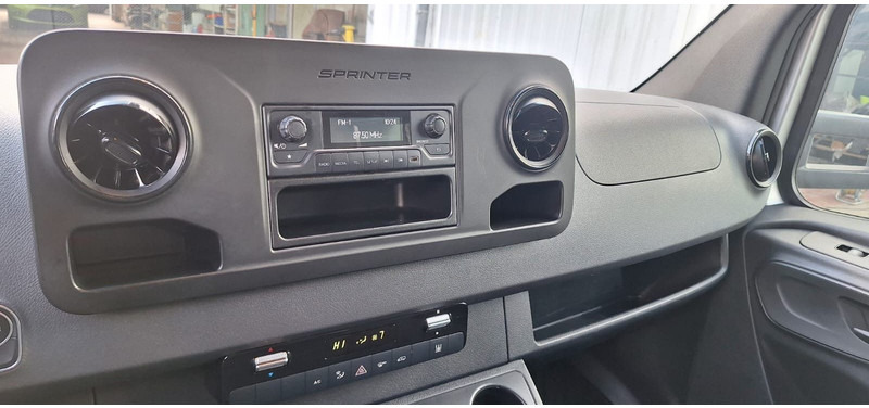 Mercedes-Benz 315 317 319 Sprinter III Koffer - الشاحنات الصغيرة صندوق مغلق: صور 5 Mercedes-Benz 315 317 319 Sprinter III Koffer - الشاحنات الصغيرة صندوق مغلق: صور 5