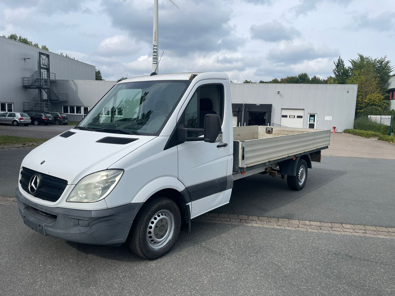 Mercedes-Benz Sprinter 316 - الشاحنات الصغيرة المسطحة: صور 3 Mercedes-Benz Sprinter 316 - الشاحنات الصغيرة المسطحة: صور 3