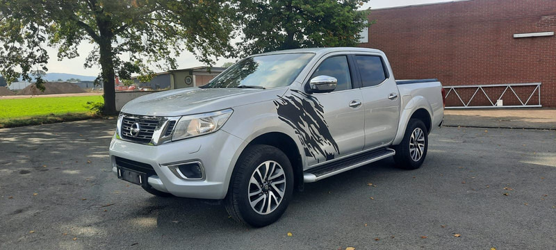 Nissan Navara NP300 N-Connecta Double Cab 4x4 - شاحنة البيك أب: صور 1 Nissan Navara NP300 N-Connecta Double Cab 4x4 - شاحنة البيك أب: صور 1