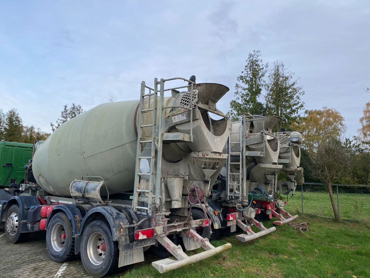 Scania 2x P360 Betonmischer 8x4 Blatt/Blatt E6 2 stück - شاحنة خلاطة خرسانة: صور 5 Scania 2x P360 Betonmischer 8x4 Blatt/Blatt E6 2 stück - شاحنة خلاطة خرسانة: صور 5