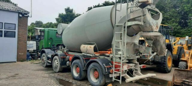 Scania P340PS 4-Achser 8x4 Betonmischer Euro:4 - شاحنة خلاطة خرسانة: صور 3 Scania P340PS 4-Achser 8x4 Betonmischer Euro:4 - شاحنة خلاطة خرسانة: صور 3