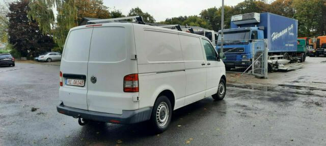 Volkswagen Transporter TDI Kastenwagen Lang - فان المدمجة: صور 4 Volkswagen Transporter TDI Kastenwagen Lang - فان المدمجة: صور 4