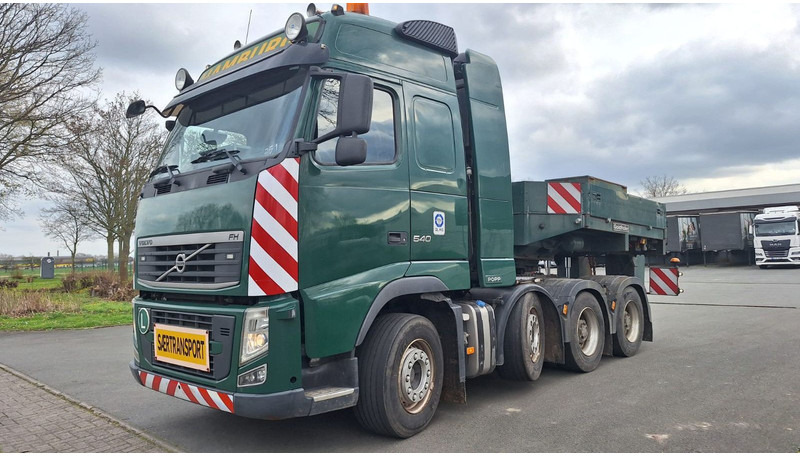 Volvo FH 540 8x4 - شاحنة جرار: صور 1 Volvo FH 540 8x4 - شاحنة جرار: صور 1