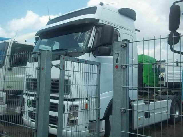 Volvo FH12-420 Globelt. VEB Klima Kipphydraulik - شاحنة جرار: صور 3 Volvo FH12-420 Globelt. VEB Klima Kipphydraulik - شاحنة جرار: صور 3