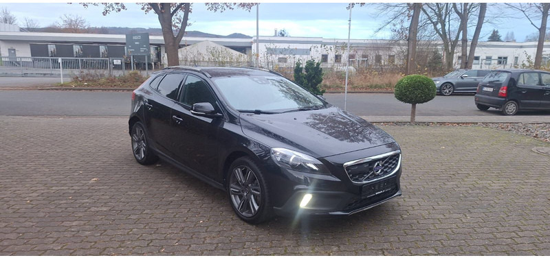 Volvo V40 Cross Country You! - هاتشباك: صور 1 Volvo V40 Cross Country You! - هاتشباك: صور 1