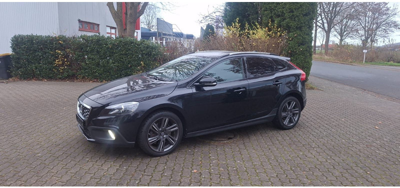 Volvo V40 Cross Country You! - هاتشباك: صور 2 Volvo V40 Cross Country You! - هاتشباك: صور 2