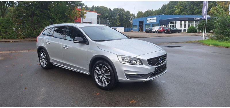 Volvo V60 Cross Country Summum AWD - سيارة: صور 1 Volvo V60 Cross Country Summum AWD - سيارة: صور 1