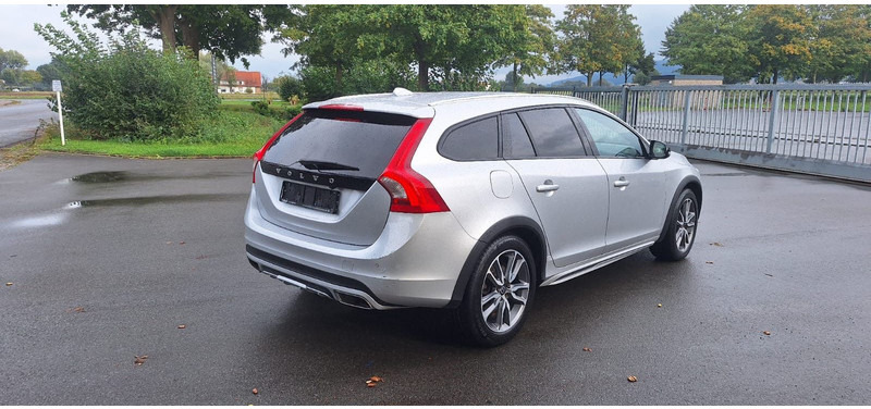 Volvo V60 Cross Country Summum AWD - سيارة: صور 3 Volvo V60 Cross Country Summum AWD - سيارة: صور 3