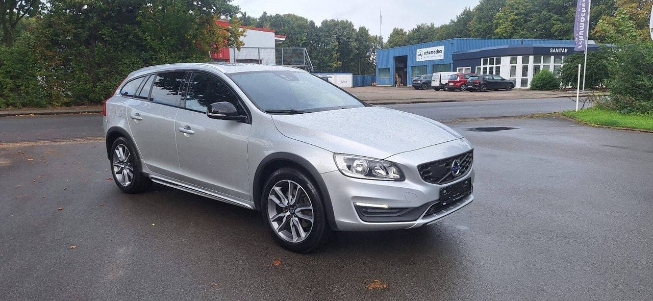 Volvo V60 Cross Country Summum AWD - سيارة: صور 1 Volvo V60 Cross Country Summum AWD - سيارة: صور 1