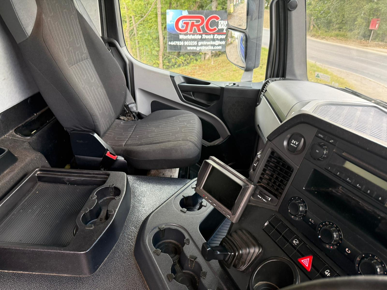 بصندوق مغلق شاحنة 2016 Mercedes Antos 1824 Rigid Truck: صور 28