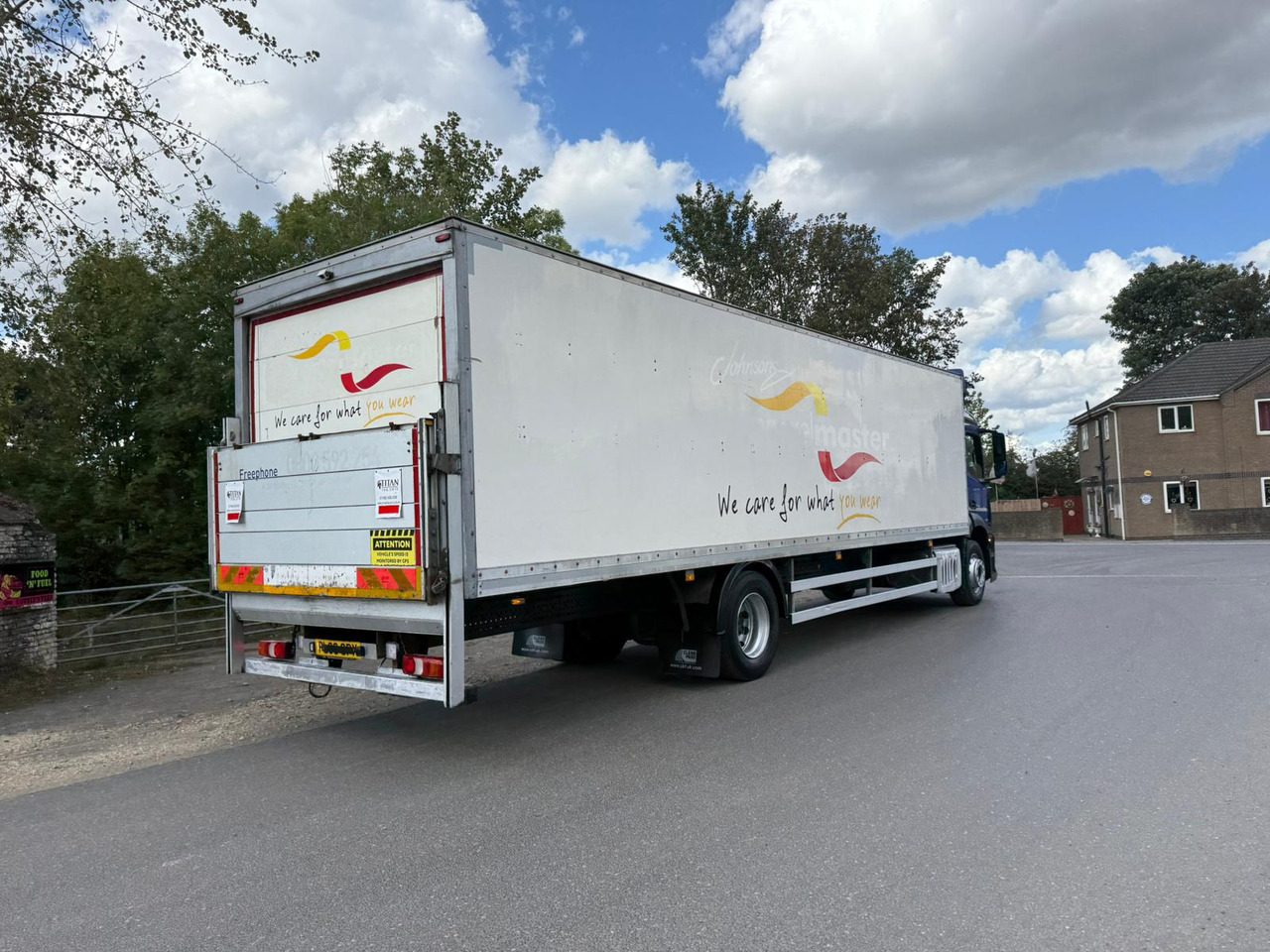 بصندوق مغلق شاحنة 2016 Mercedes Antos 1824 Rigid Truck: صور 20