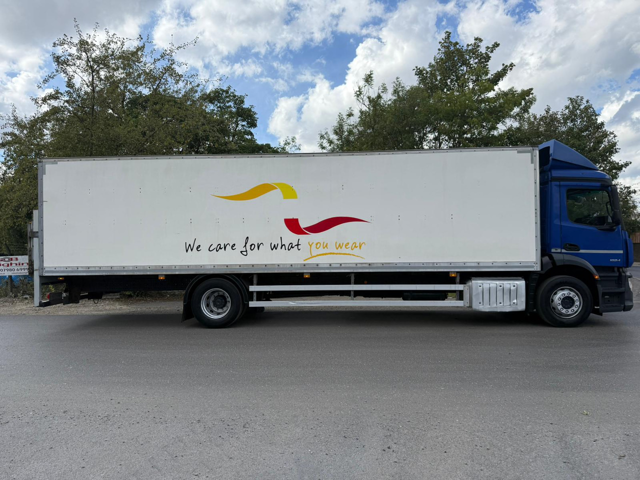 بصندوق مغلق شاحنة 2016 Mercedes Antos 1824 Rigid Truck: صور 16