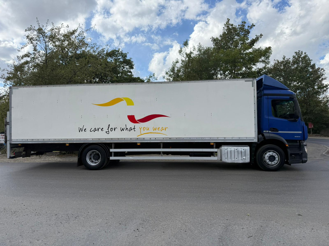 بصندوق مغلق شاحنة 2016 Mercedes Antos 1824 Rigid Truck: صور 19