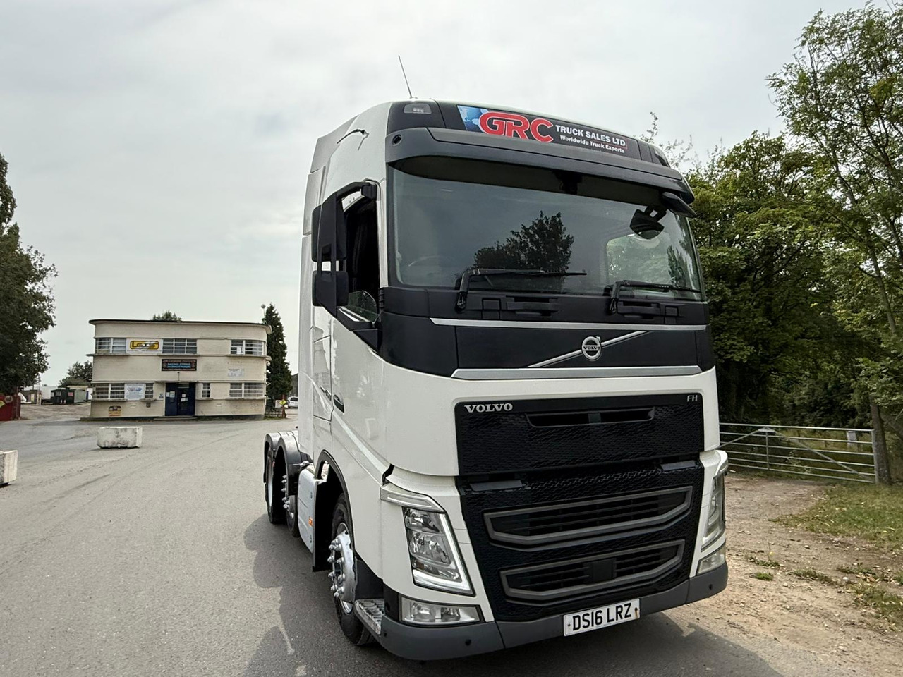 2016 Volvo FH 460 Tractor Unit - شاحنة جرار: صور 3 2016 Volvo FH 460 Tractor Unit - شاحنة جرار: صور 3